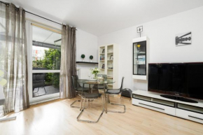 Cozy Apartment Karpia 17 with Terrace in Poznań by Noclegi Renters
